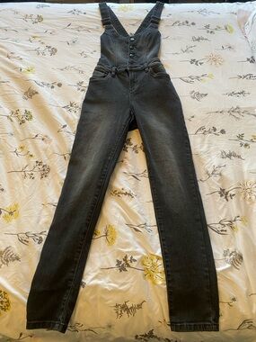 Venus Women’s Black Denim Overall Fitted Jumpsuit Style size 6